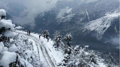Lachung, Sikkim: November in Lachung is truly remarkable as the winter season begins to take hold. The nearby Zero Point, situated near Lachung, is consistently blanketed in snow during this time.&nbsp; (Instagram/@niivedita_)