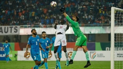 Almoez Ali in action with India's Amrinder Singh (REUTERS)