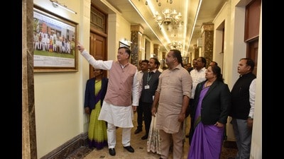 UP legislative assembly speaker Satish Mahana along with a delegation from Karnataka (HT Photo) UP legislative assembly speaker Satish Mahana along with a delegation from Karnataka (HT Photo)