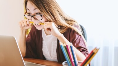 Have you ever experienced a situation where you seem like an extrovert in disguise? Perhaps you've convinced yourself of being an extrovert, but you also exhibit introverted traits. Here are some signs that indicate you might be an extroverted introvert. (Unsplash) Have you ever experienced a situation where you seem like an extrovert in disguise? Perhaps you've convinced yourself of being an extrovert, but you also exhibit introverted traits. Here are some signs that indicate you might be an extroverted introvert. (Unsplash)