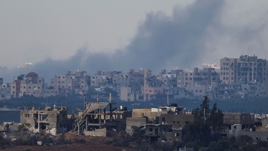 Smoke rises after Israeli strikes in Gaza, as seen from southern Israel, amid the ongoing conflict between Israel and the Palestinian group Hamas, November 21, 2023. REUTERS/Alexander Ermochenko