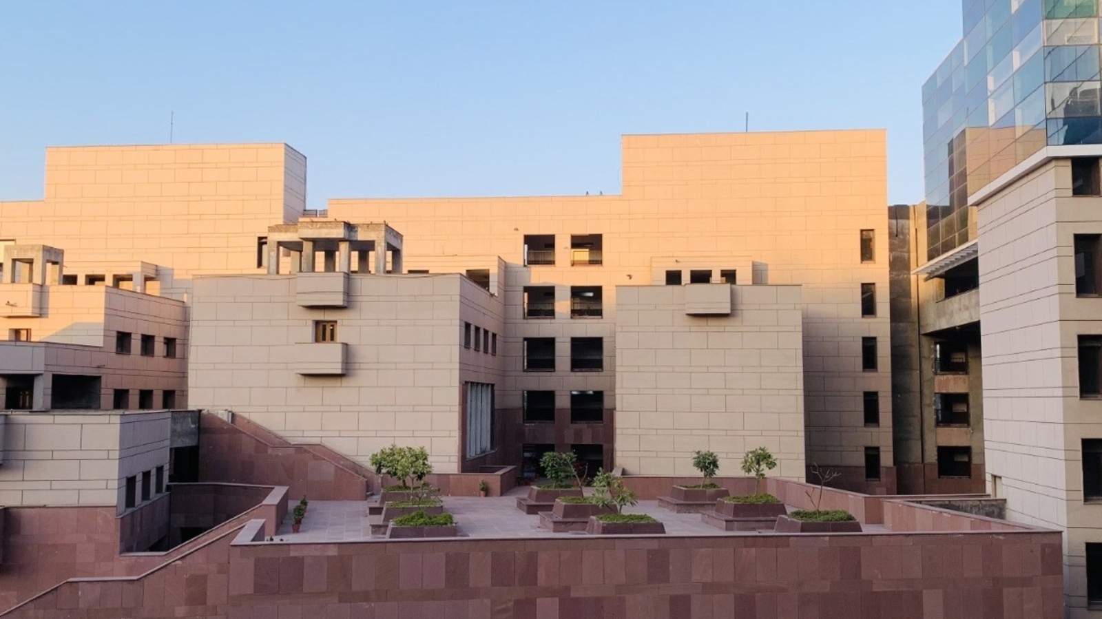 IIM Udaipur flags off EMBA program for professionals seeking career growth | Competitive Exams - Vimarsana News