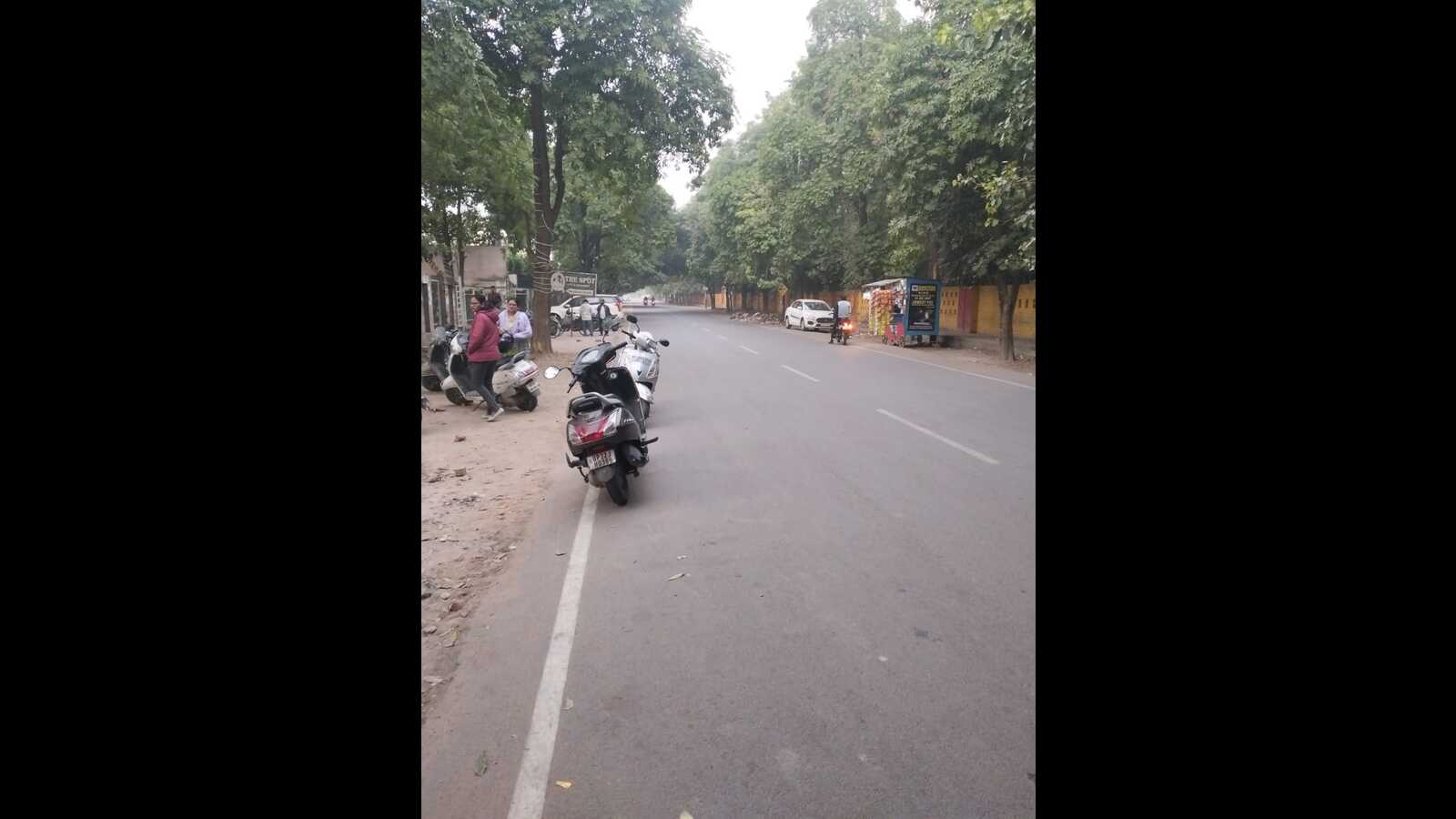 Dark streets, reckless speeds leave residents prone to accidents; denizens demand action - Vimarsana News