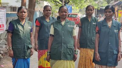 More than 3,700 waste pickers from the SWaCH cooperative began wearing black bands from Wednesday while going about their business of collecting waste from door-to-door as usual. (HT PHOTO) More than 3,700 waste pickers from the SWaCH cooperative began wearing black bands from Wednesday while going about their business of collecting waste from door-to-door as usual. (HT PHOTO)