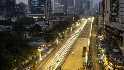 Mumbai, India - Nov. 22, 2023: The much controversial Delisle Bridge in Mumbai's Lower Parel will be opened up fully to motorists on Thursday in Mumbai, India, on Wednesday, November 22, 2023. (Photo by Satish Bate/ Hindustan Times) (Hindustan Times)