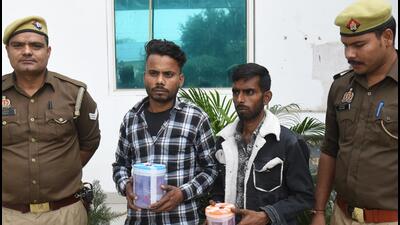 Police took up the investigation and zeroed in on two suspects -- Akshay Tomar, 21, and his accomplice Sumit Kumar alias Kalu, 22 -- who were arrested on Wednesday. (Sakib Ali /Hindustan Times) Police took up the investigation and zeroed in on two suspects -- Akshay Tomar, 21, and his accomplice Sumit Kumar alias Kalu, 22 -- who were arrested on Wednesday. (Sakib Ali /Hindustan Times)