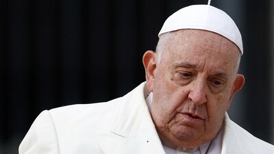 Pope Francis looks on, on the day of the weekly general audience in Saint Peter's Square at the Vatican, November 22, 2023. REUTERS/Guglielmo Mangiapane (REUTERS)