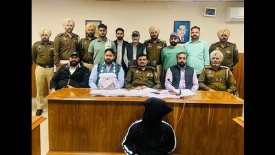 With the arrest of Mandeep Singh, alias Baba, police also recovered a .315-bore rifle, along with 37 rounds, a .32-bore country made pistol, a toy pistol, fake currency with face value of ₹5.5 lakh, paper used for making fake currency and a Maruti Suzuki Swift car. (HT Photo) With the arrest of Mandeep Singh, alias Baba, police also recovered a .315-bore rifle, along with 37 rounds, a .32-bore country made pistol, a toy pistol, fake currency with face value of ₹5.5 lakh, paper used for making fake currency and a Maruti Suzuki Swift car. (HT Photo)