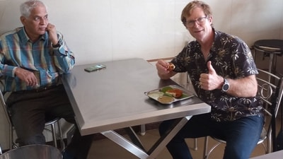 Jonty Rhodes enjoying food at an eatery in Bengaluru. (X/@JontyRhodes8) Jonty Rhodes enjoying food at an eatery in Bengaluru. (X/@JontyRhodes8)