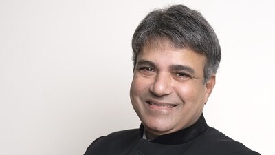 Singer Suresh Wadkar was recently conferred the Lata Mangeshkar award. Singer Suresh Wadkar was recently conferred the Lata Mangeshkar award.