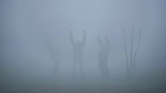 The maximum temperature in Srinagar, the summer capital of Jammu and Kashmir, was recorded at 16 degrees Celsius on Monday, with clouds hanging over the city.&nbsp;(AP)