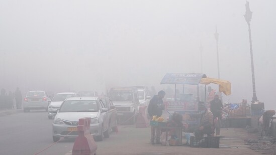 The Meteorological Centre in Srinagar issued an advisory for school-going children and elderly persons that they must use face masks while exposed to foggy weather conditions during morning and evening hours.&nbsp;(PTI)