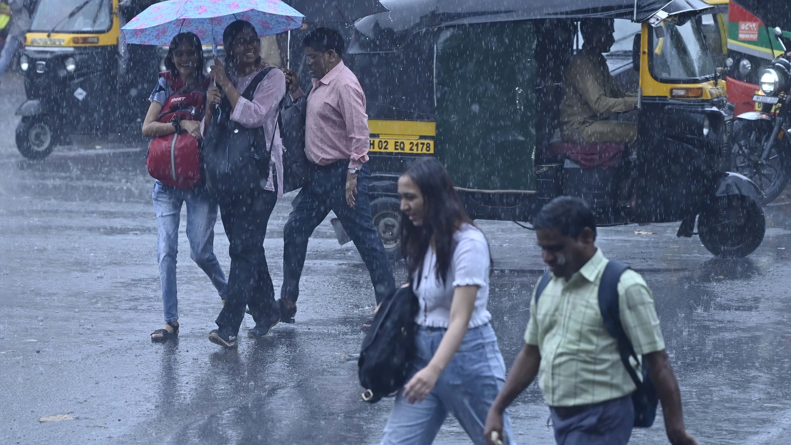 Yellow alert issued in Mumbai & neighbouring area. Rainfall likely on these days - Vimarsana News