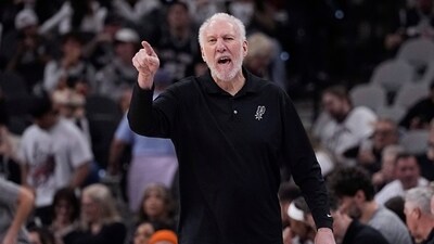 'Excuse Me for a Second, Please Stop All the Booing', Popovich appeals to Spurs crowd as Kawhi Leonard returns(AP Photo/Eric Gay) (AP) 'Excuse Me for a Second, Please Stop All the Booing', Popovich appeals to Spurs crowd as Kawhi Leonard returns(AP Photo/Eric Gay) (AP)