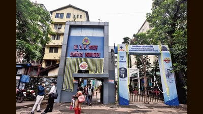 On October 14, HT had reported how doctors were forced to refer patients to nearby private diagnostic centres and public hospitals after the MRI machine stopped working in the beginning of the month. (Satish Bate/HT PHOTO) On October 14, HT had reported how doctors were forced to refer patients to nearby private diagnostic centres and public hospitals after the MRI machine stopped working in the beginning of the month. (Satish Bate/HT PHOTO)