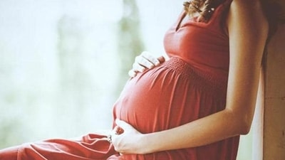 Helpful in pregnancy: Folate is an important nutrient, especially during pregnancy since it reduces the risk of neural tube defects and Peanuts are a good source of folate. Helpful in pregnancy: Folate is an important nutrient, especially during pregnancy since it reduces the risk of neural tube defects and Peanuts are a good source of folate. 