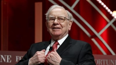 Warren Buffett, chairman and CEO of Berkshire Hathaway. (REUTERS) Warren Buffett, chairman and CEO of Berkshire Hathaway. (REUTERS)