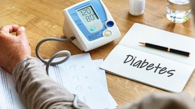 Diabetes is a chronic medical condition that affects millions of people worldwide hence, it is important to educate, inform and inspire individuals and communities to take action against it, focus on its prevention and management and support those living with the condition. Asserting the importance of diabetes awareness in an interview with Zarafshan Shiraz of HT Lifestyle, Dr Manish Pendse, Senior Consultant Physician and Diabetologist at Medicover Hospitals in Navi Mumbai, suggested 4 ways on how we can empower ourselves and others to lead healthier lives and effectively manage diabetes - (Freepik) Diabetes is a chronic medical condition that affects millions of people worldwide hence, it is important to educate, inform and inspire individuals and communities to take action against it, focus on its prevention and management and support those living with the condition. Asserting the importance of diabetes awareness in an interview with Zarafshan Shiraz of HT Lifestyle, Dr Manish Pendse, Senior Consultant Physician and Diabetologist at Medicover Hospitals in Navi Mumbai, suggested 4 ways on how we can empower ourselves and others to lead healthier lives and effectively manage diabetes - (Freepik)