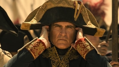 Joaquin Phoenix plays Napoleon Bonaparte in Ridley Scott's new historical Joaquin Phoenix plays Napoleon Bonaparte in Ridley Scott's new historical