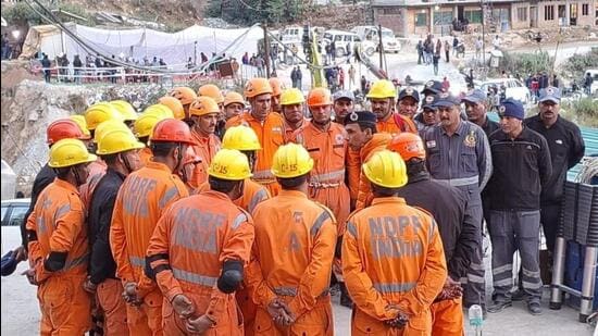 Until each worker is evacuated through the pipe, a team of NDRF personnel will remain on the other side. (HT Photo)