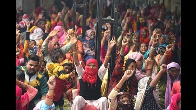 MCG on Friday said it has identified a place in Sector 37 for sanitation workers to hold their protest. (HT Photo) MCG on Friday said it has identified a place in Sector 37 for sanitation workers to hold their protest. (HT Photo)