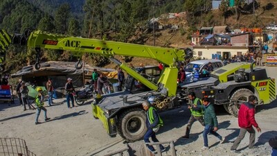 The Uttarkashi tunnel rescue operation is back on track after a last-minute glitch on Thursday night which took hours to be fixed on Friday. (PTI) The Uttarkashi tunnel rescue operation is back on track after a last-minute glitch on Thursday night which took hours to be fixed on Friday. (PTI)