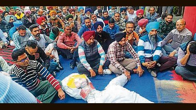 Punjab State Ministerial Services Union members during a protest in Ludhiana. (HT PHOTO)