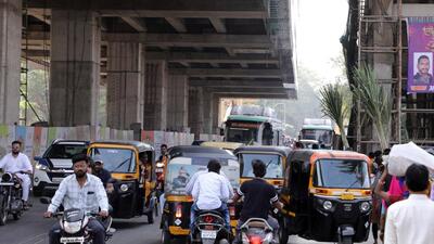 To ease traffic congestion at Yerawada area, PMC has given the option to relocate entry and exit points and Maha-Metro is considering other alternatives. (HT FILE)