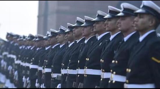 Indian Navy personnel during a guard of honour ceremony in New Delhi. (Sanchit Khanna/HT File Photo)
