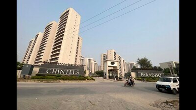 A team of demolition experts visited Chintels Paradiso condominium on Friday and asked the developer to take a few measures in the run-up to the demolition, which will take around six to seven months (HT Photo)
