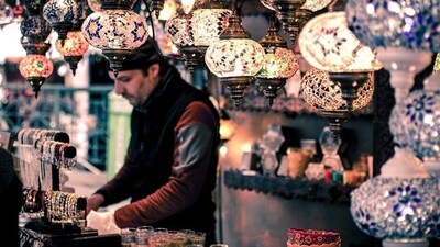Small Business Saturday helps promote and market local stores (Pixabay)