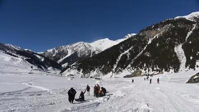“Light rain and snow at scattered to fairly widespread places on November 29 and 30,” MeT said. (HT File)