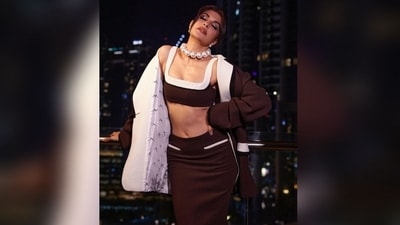When it came to accessories, Jacqueline kept it minimal yet stylish. She chose an oversized pearl choker necklace and matching pearl earrings to complete her stunning look. (Instagram/@jacquelienefernandez) When it came to accessories, Jacqueline kept it minimal yet stylish. She chose an oversized pearl choker necklace and matching pearl earrings to complete her stunning look. (Instagram/@jacquelienefernandez)