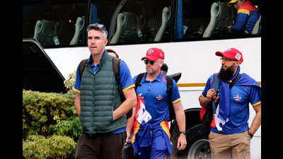 Former crickers, England’s Kevin Pietersen and South Africa’s Hashim Amla, arrive in Jammu on Sunday. (PTI) Former crickers, England’s Kevin Pietersen and South Africa’s Hashim Amla, arrive in Jammu on Sunday. (PTI)