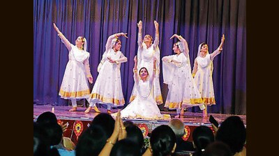 Students performing during the conference of principals of Bhavan Vidyalaya in Chandigarh on Sunday. (HT PHOTO)