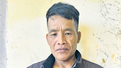 That Pian, Myanmar army ex-rifleman, works as a porter wherever he can find work. That Pian, Myanmar army ex-rifleman, works as a porter wherever he can find work.