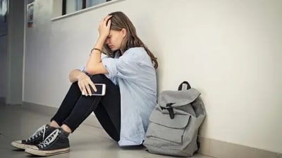 We are unable to regulate our emotions, so we try to bring up old conflicts in arguments and try to prove our point. We should know that this habit is very harmful for a relationship.&nbsp; (Unsplash)