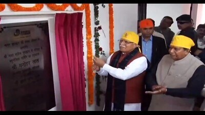 Khattar inaugurates multi-storey parking at Nada Sahib Gurdwara. (HT PHOTO)