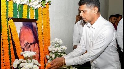 Pandian pays a floral tribute to former Odisha CM Biju Patnaik after joining BJD. (ANI) Pandian pays a floral tribute to former Odisha CM Biju Patnaik after joining BJD. (ANI)