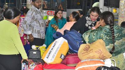 Passengers were forced to wait for hours and travel in crowded private buses at the Ludhiana bus stand. (Gurpreet Singh/HT) Passengers were forced to wait for hours and travel in crowded private buses at the Ludhiana bus stand. (Gurpreet Singh/HT)