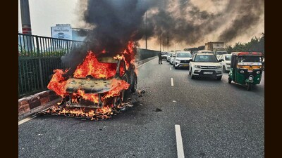 Police said the incident took place at around 3.30pm, affecting traffic. (HT Photo)