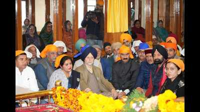 Sukhu paid obeisance at Gurdwara Shri Guru Singh Sabha in Shimla on Monday (HT Photo)