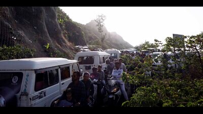 To make the most of the extended weekend on November 25-27, tourists rushed to neighbouring destinations. (HT PHOTO)