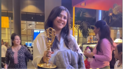 Ektaa Kapoor with her Emmy award at Mumbai airport. (Viral Bhayani) (viral Bhayani) Ektaa Kapoor with her Emmy award at Mumbai airport. (Viral Bhayani) (viral Bhayani)
