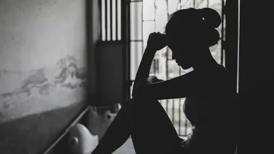 Negative self-talk and harsh self-criticism can harm our mental and emotional health. This further makes us doubt ourselves.&nbsp;(Unsplash)