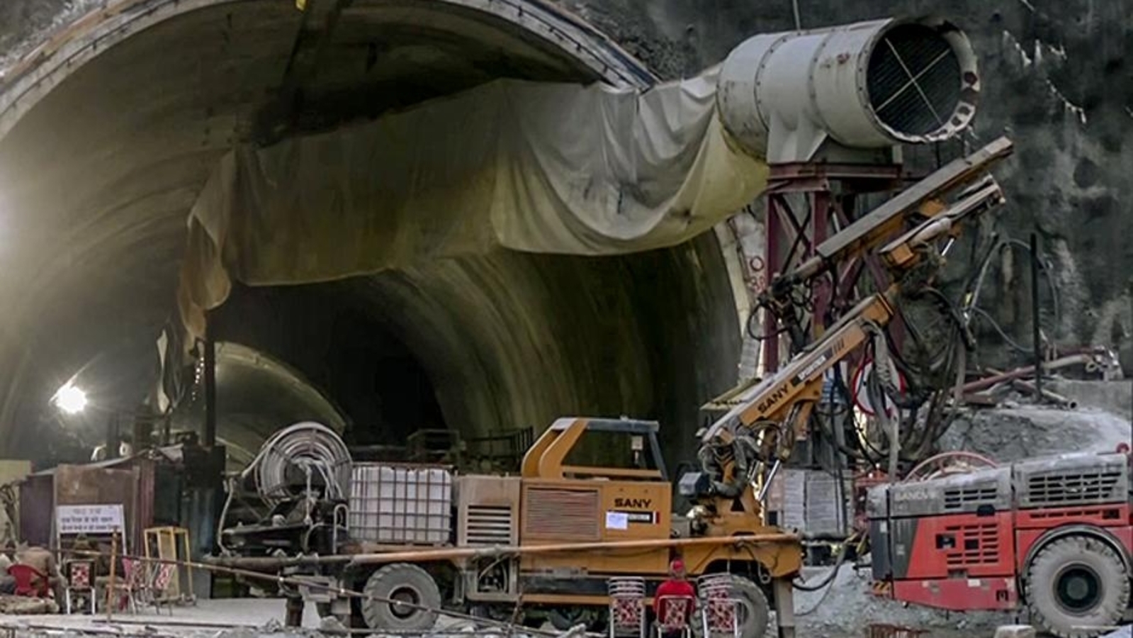 Uttarkashi tunnel rescue LIVE: 12 rat-hole minings experts begin manual drilling - Vimarsana News