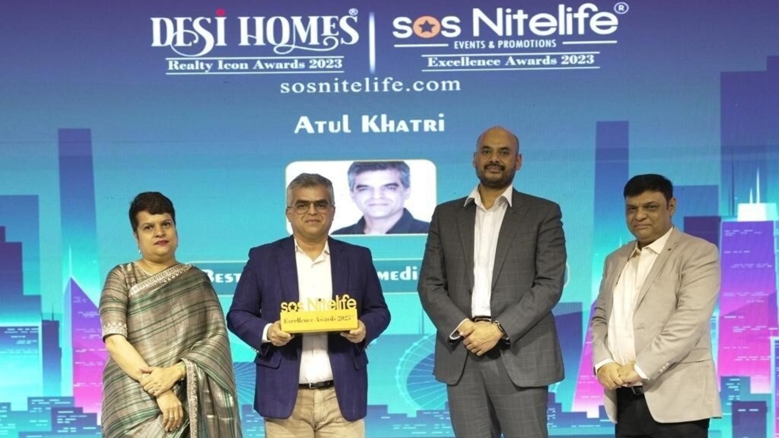 Major Royden D'Souza honoured Atul Khatri at SoS Nitelife Excellence Awards 2023 - Vimarsana News