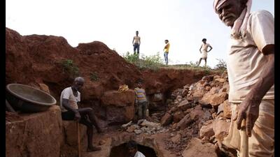 ‘Rat-hole’ miners of Jhansi working to dig into a rocky terrain near Babina. (File Photo) ‘Rat-hole’ miners of Jhansi working to dig into a rocky terrain near Babina. (File Photo)