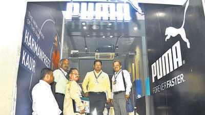 BMC penalises 176 shops for not having Marathi signboards BMC penalises 176 shops for not having Marathi signboards