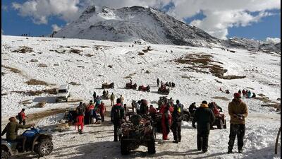 After depositing our luggage in the hotel room and donning woollens, we headed to Rohtang Pass that connects Kullu with Lahaul and Spiti valley. (Ajay Kumar) After depositing our luggage in the hotel room and donning woollens, we headed to Rohtang Pass that connects Kullu with Lahaul and Spiti valley. (Ajay Kumar)